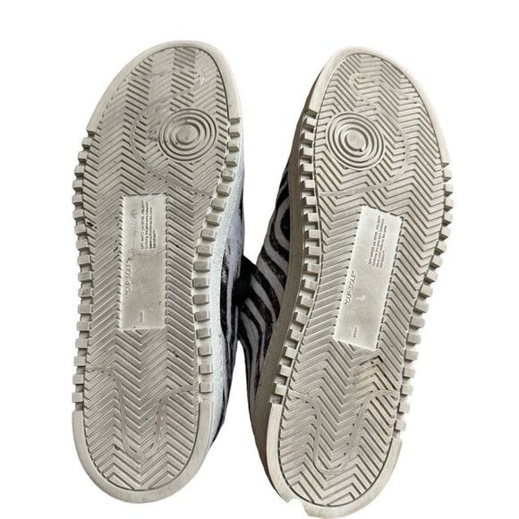 Off-White Low-Top Zebra Arrow Leather Sneakers, Size 40 (US Women’s 10) - Picture 12 of 13